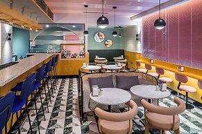 The Dixon, Autograph Collection