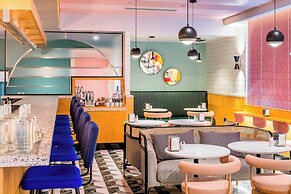 The Dixon, Autograph Collection