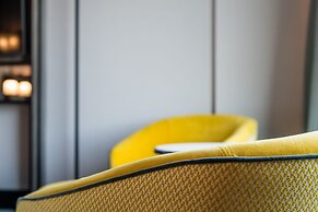 The Dixon, Autograph Collection