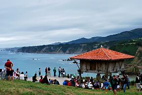LA Nana DEL MAR Flat on the old Port of Cudillero
