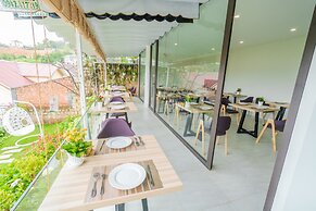 Dalat Home