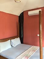 Kajibange bar and guesthouse