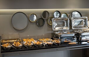 Upsuites Hotel