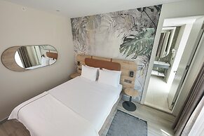 Upsuites Hotel