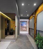 Upsuites Hotel