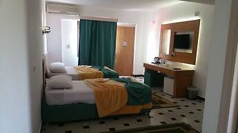 Bella Rose Nefertiti