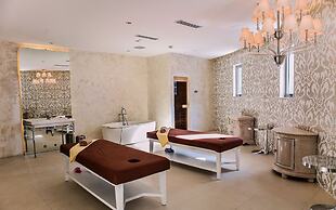 Azure Urban Resort by Adam's Crib