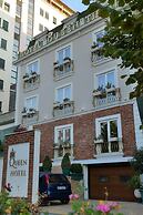 Hotel Queen