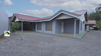 Aparatamentos Arenal Ranas y Ranitas