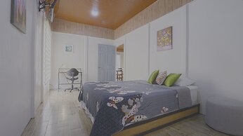 Aparatamentos Arenal Ranas y Ranitas