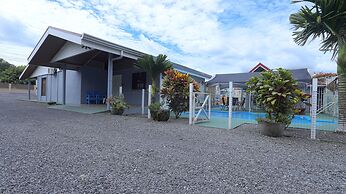 Aparatamentos Arenal Ranas y Ranitas