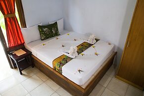 Van Santri Homestay Pemuteran