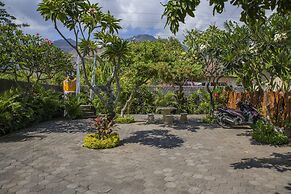 Van Santri Homestay Pemuteran