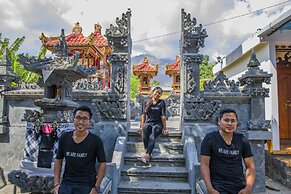 Van Santri Homestay Pemuteran