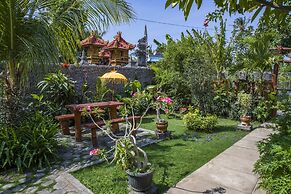 Van Santri Homestay Pemuteran