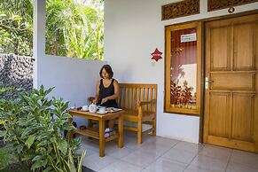 Van Santri Homestay Pemuteran