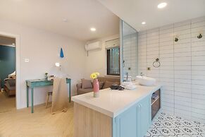 L.River Boutique Inn