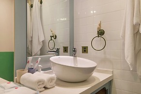 L.River Boutique Inn