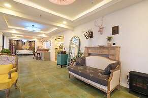 L.River Boutique Inn