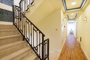 L.River Boutique Inn