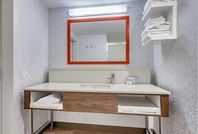 Hampton Inn & Suites Kittery-Portsmouth