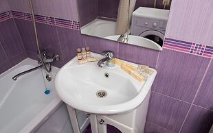 Cozy three bedroom apartment on Lenina