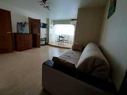 Cozy three bedroom apartment on Lenina