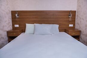 Cozy three bedroom apartment on Lenina