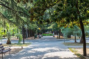 Cozy three bedroom apartment on Lenina