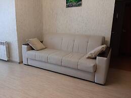 Cozy three bedroom apartment on Lenina