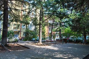 Cozy three bedroom apartment on Lenina