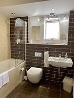 Churchill Apartments