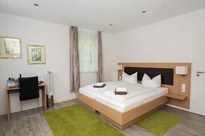 Hotel Garni BURG WALDENSTEIN