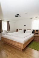 Hotel Garni BURG WALDENSTEIN