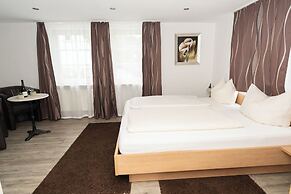 Hotel Garni BURG WALDENSTEIN