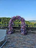 Hotel Garni BURG WALDENSTEIN