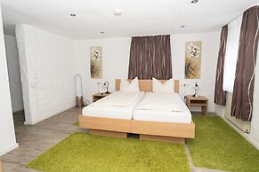 Hotel Garni BURG WALDENSTEIN