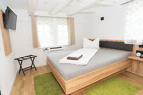 Hotel Garni BURG WALDENSTEIN