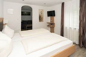 Hotel Garni BURG WALDENSTEIN
