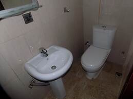 Moongate Hotel and Suites