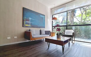 BEE Suites Santa Ana