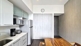BEE Suites Santa Ana