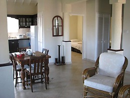 Maya's Bajan Villas - Unit B