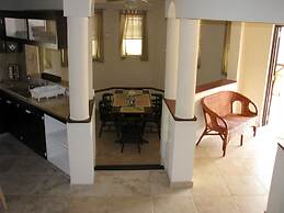 Maya's Bajan Villas - Unit B