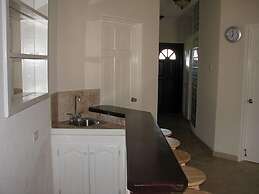 Maya's Bajan Villas - Unit B