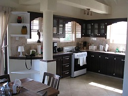 Maya's Bajan Villas - Unit B