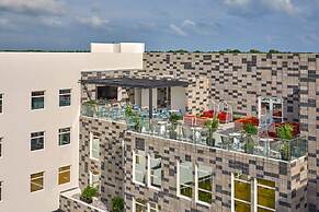 City Express Plus by Marriott Cancún Aeropuerto Riviera