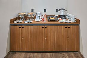 City Express Plus by Marriott Cancún Aeropuerto Riviera