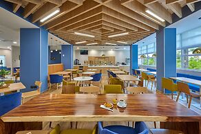 City Express Plus by Marriott Cancún Aeropuerto Riviera