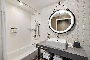 Holiday Inn & Suites Nashville Downtown - Broadway by IHG